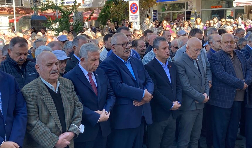 Ayaş Belediyesi Eski Başkanı Ali Başkaraağaç'ın kızı Meliha Ekin Başkaraağaç son yolculuğuna uğurlandı