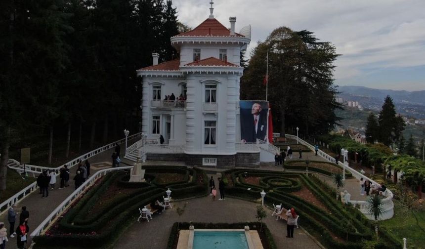 Atatürk’ün vasiyetini yazdığı köşk, ziyaretçi akınına uğradı