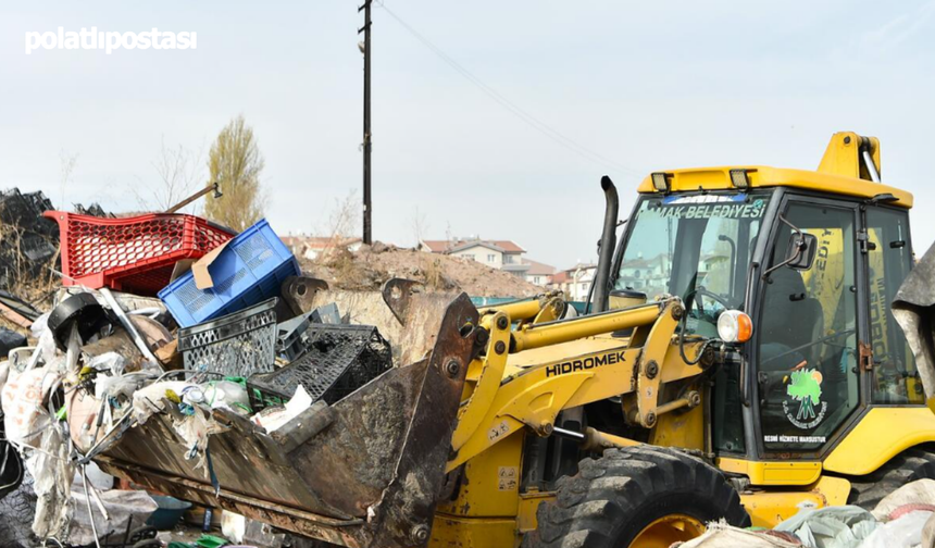 Mamak Belediyesi Okul Yakınındaki Hurdalığı Temizledi