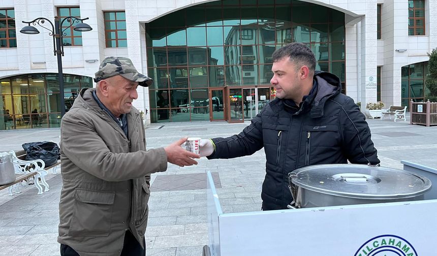 Kızılcahamam Belediyesi’nden geleneksel cuma çorbası ikramı