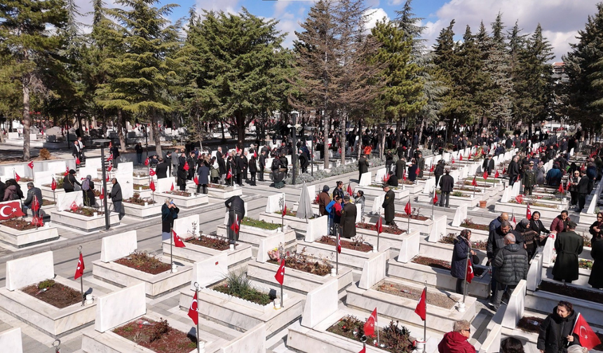 Akut, Çanakkale Zaferi'nin 110. Yılında Şehitleri Andı