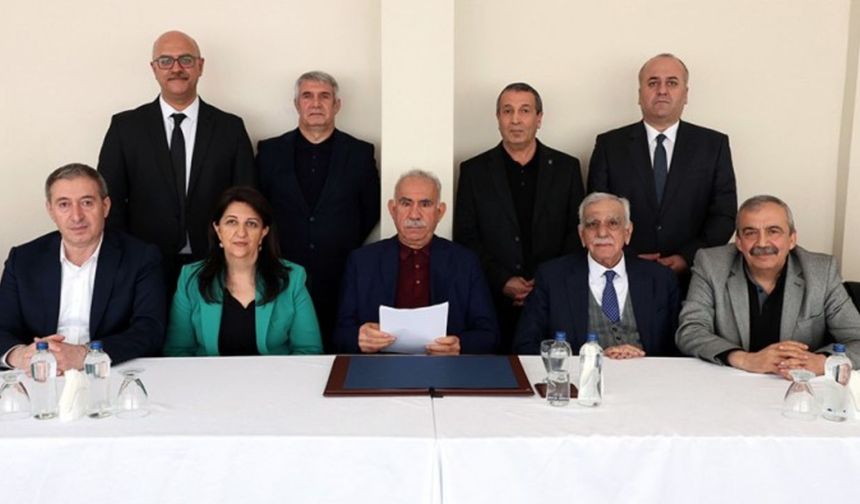 DEM Parti’den şok talep: Öcalan’a yeni parti kurma yetkisi verin!