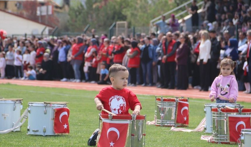 Elmadağ'da 23 Nisan büyük bir heyecanla kutlandı