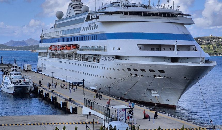 Bodrum'da 2025 kruvaziyer sezonu Astoria Grande adlı gemiyle açıldı