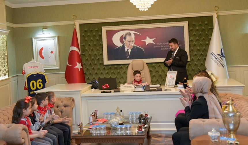 Kahramankazan Belediye Başkanlık koltuğu minik Mehmet'e devredildi