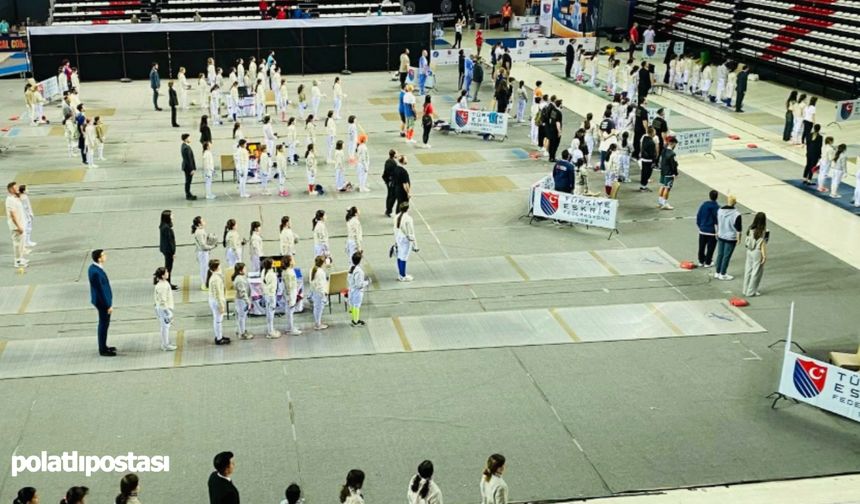 Kızılcahamam Belediyespor Eskrim Takımı Antalya'da uluslararası arenada boy gösteriyor