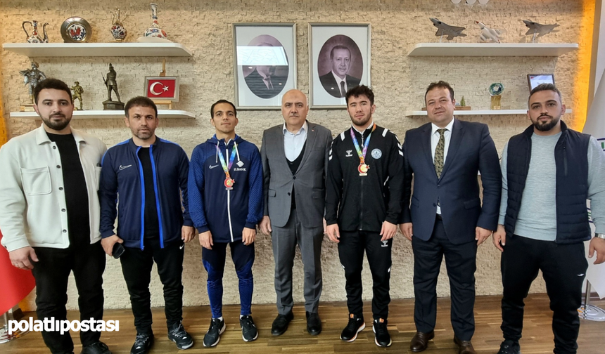 Kızılcahamam gururlarıyla bir aradaydı: Başkan Acar'dan şampiyon güreşçilere tebrik