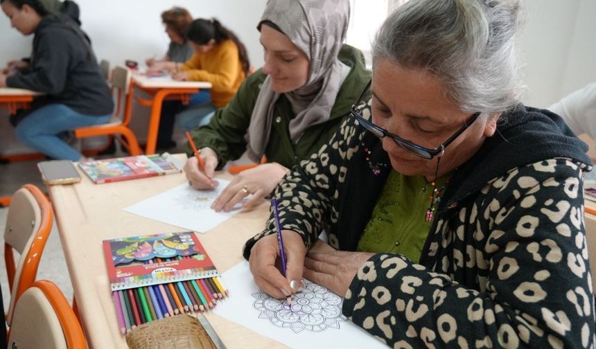 Renklerin dünyasına büyülü yolculuk: "Sınırlarını Renklendir" atölyesi