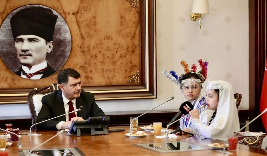 Ankara Valisi Şahin, 30 ülkeden gelen dünya çocuklarını ağırladı