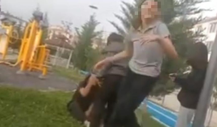 Ankara'da kız öğrencilerden şiddet! Saldırı anını kayda aldılar