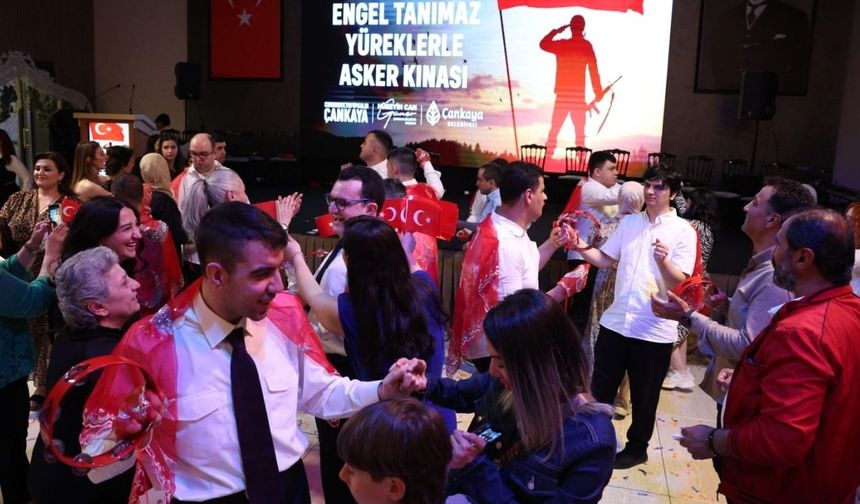 Ankara'da gönüllere dokunan etkinlik: Engelli gençler için Asker Kınası yapıldı
