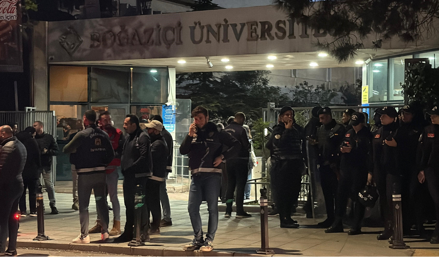 Boğaziçi Üniversitesinde protesto! Çok sayıda polis yaralandı