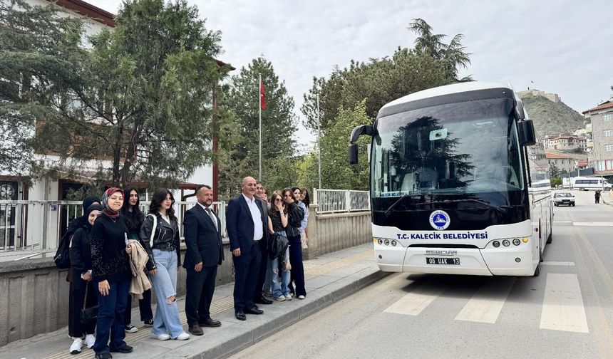 Kalecik Belediyesi’nden öğrencilere kültür gezisi desteği