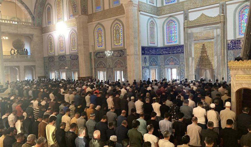 Ankara’da, bayram sabahı camiler doldu taştı!