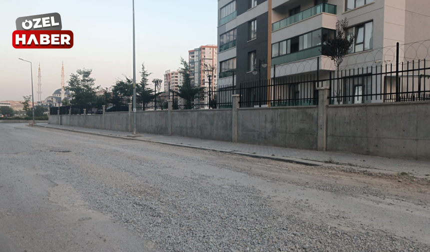 Asfalt yok, toz var!