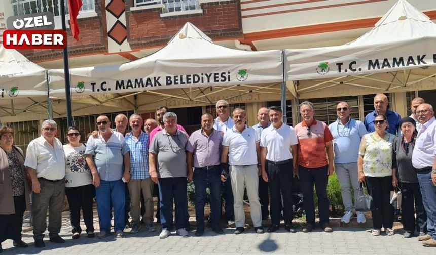 Siyasileri buluşturan aşure programı Mamak’ta düzenlendi
