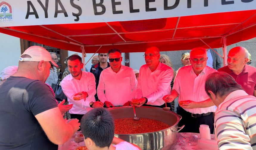 Ayaş’ta aşure kazanları kaynadı