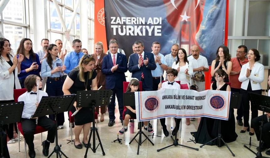 Bakan Tekin’den ‘LGS’de şaibe’ iddialarına yanıt: "Geri zekalıya anlatır gibi anlatıyoruz ama hala devam ediyorlar”
