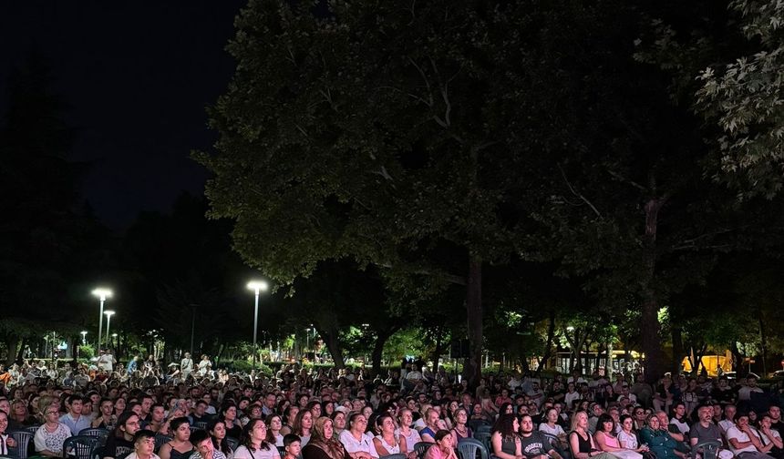 Çankayalılar Kurtuluş Parkı’nda sinema keyfi yaşadı