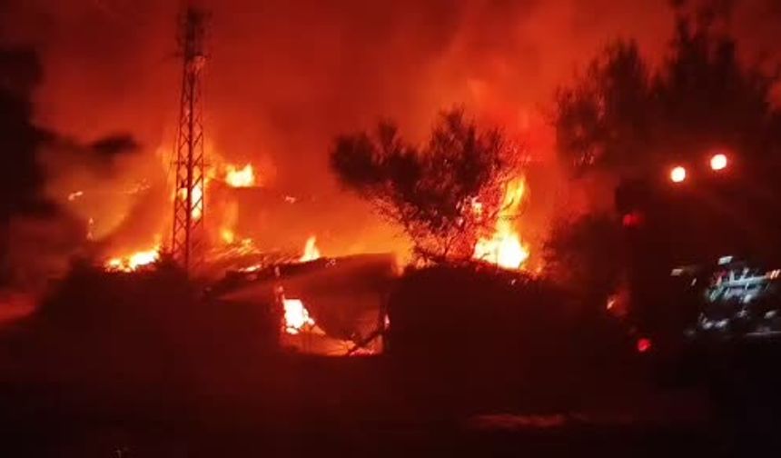 Çubuk’ta iki ev yangına teslim oldu!