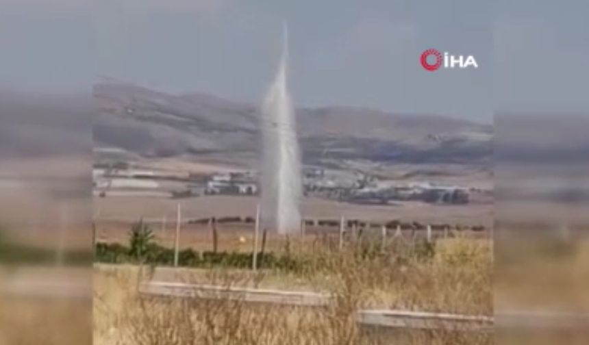 Gölbaşı'nda panik anları! ASKİ'nin ana su borusu patladı