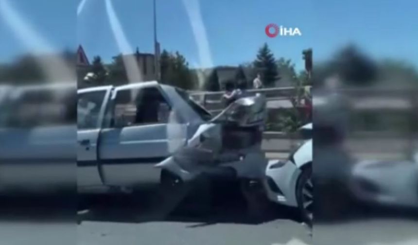 Ankara'da zincirleme trafik kazası meydana geldi: Yaralılar var