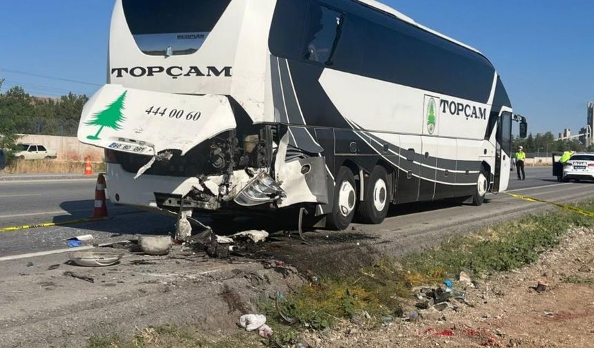 Ankara'da otobüs ile kamyonet çarpıştı: 2 ölü, 1 yaralı