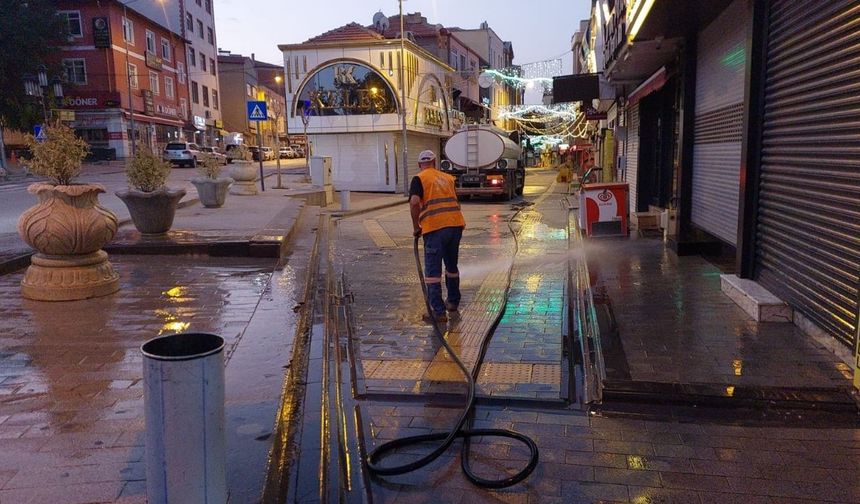 Şereflikoçhisar Belediyesi temizlik çalışmalarını sürdürüyor