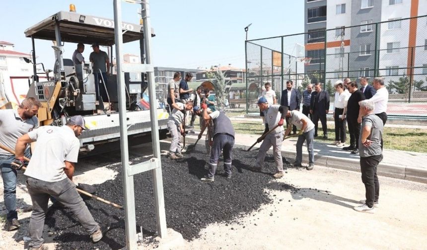 Sincan’da asfalt çalışmaları tüm hızıyla sürüyor