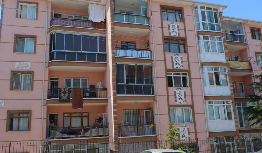 Sincan’da binada elektrik panosu patladı