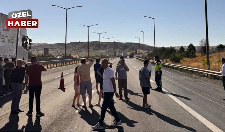 Kızılcahamam'da yol kapandı: Vatandaşlar saatlerce yolda kaldı