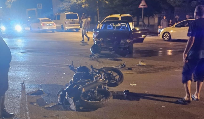 Çubuk’ta feci kaza: Motosiklet ve otomobil çarpıştı!