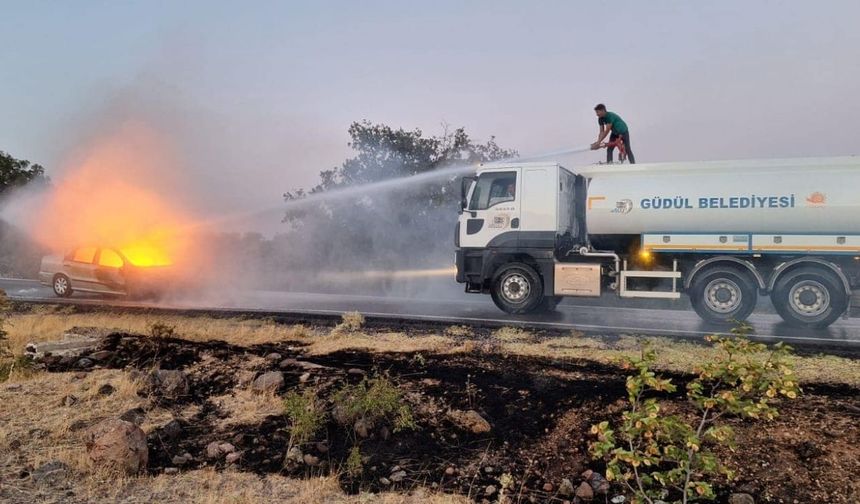 Araç yangını tarlalara sıçradı: Hızlı müdahale felaketi önledi