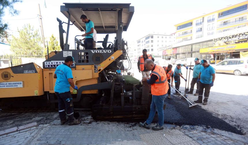 Yenimahalle’de altyapı ve asfalt çalışmaları hız kesmeden devam ediyor
