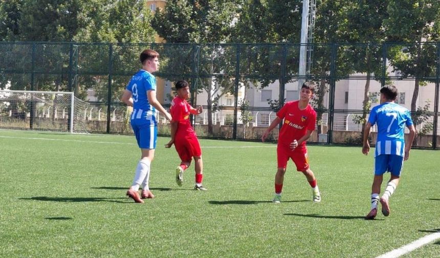 Sincan Belediye Ankaraspor Kayserispor'a farklı mağlup oldu