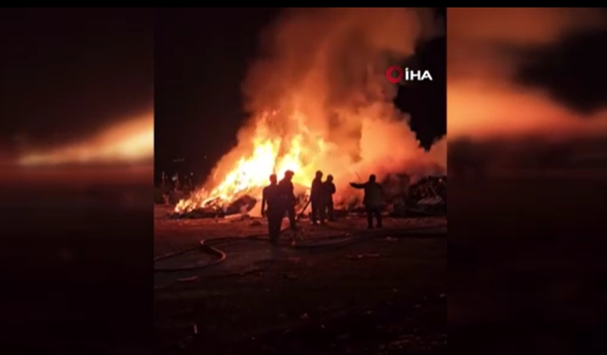Ankara'da, çöp yangını geceyi aydınlattı!
