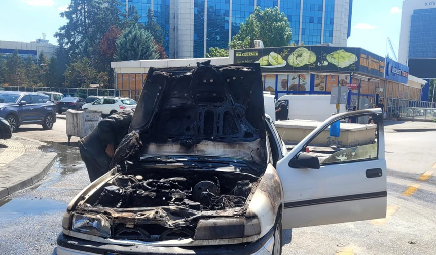Ankara'da araç yangını paniğe neden oldu
