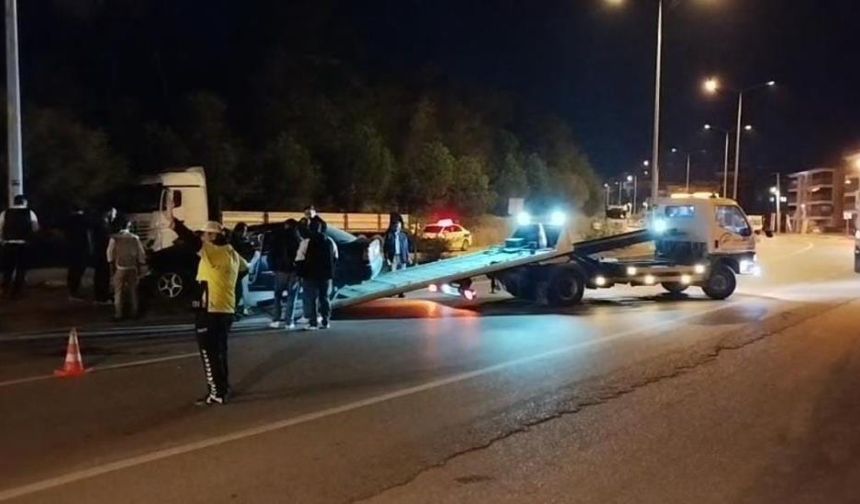 Bartın’da otomobil refüje çıktı: 5 yaralı
