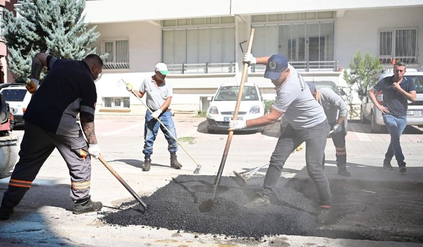 Mamak'ta altyapı güçleniyor, yollar güzelleşiyor