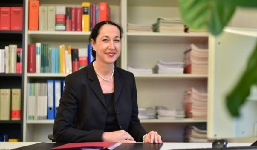 Kadın belediye başkanına evinde saldırı! Durumu ciddi