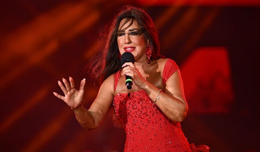 Nükhet Duru'yu akrep soktu: Hastaneye kaldırıldı