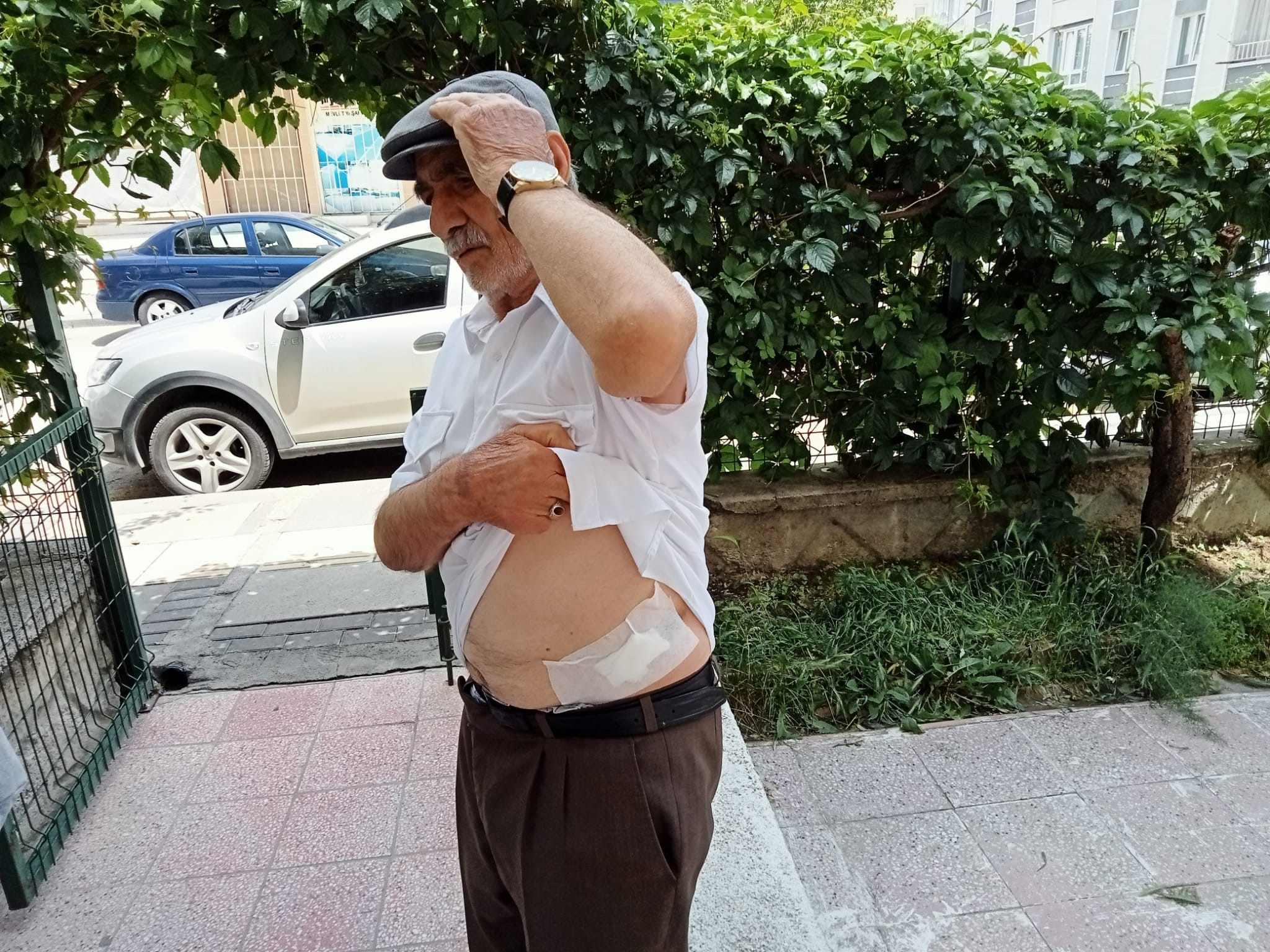 Ankara’da bir kişi komşusunu bıçakla yaraladı! (1)