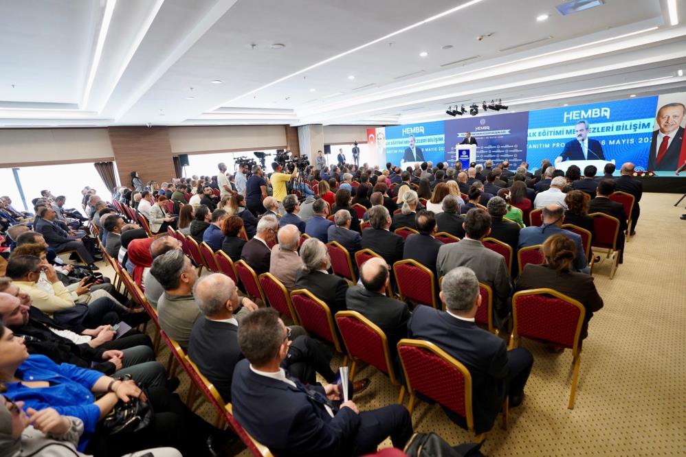 Bakan Mahmut Özer, eğitimde dijital platformların birçok noktada artırıldığını belirtti-3
