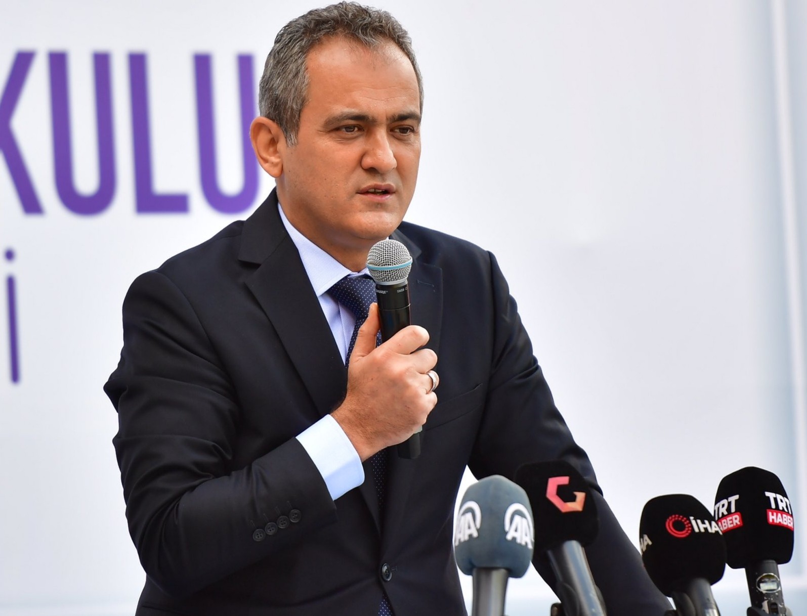 bakan özer 1