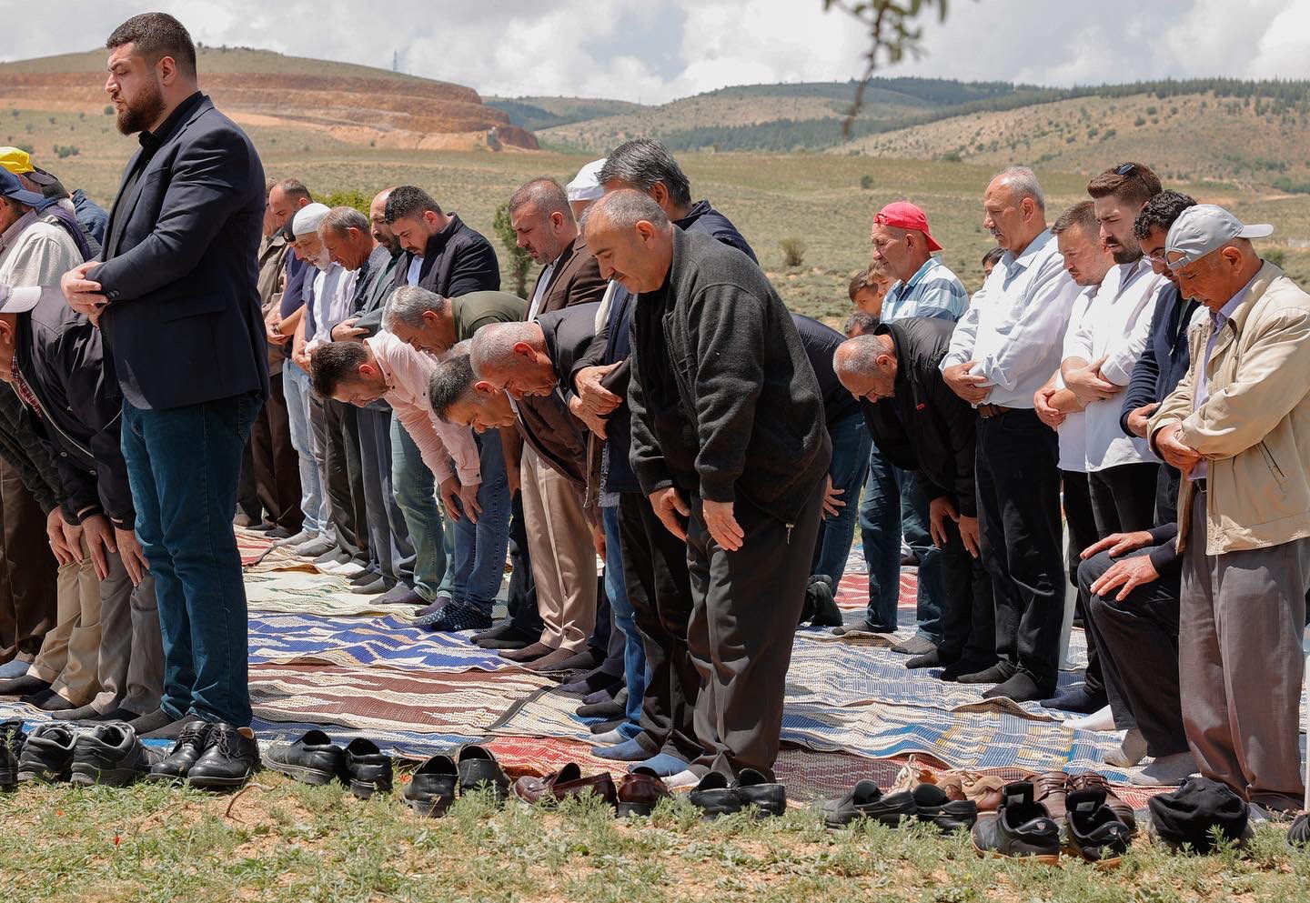 Başkan Ercan Yağmur duasında vatandaşla bir araya geldi-1