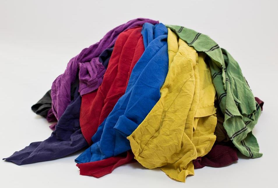 Kıyafetlerden temizlik bezi yapmanın hataları (1)