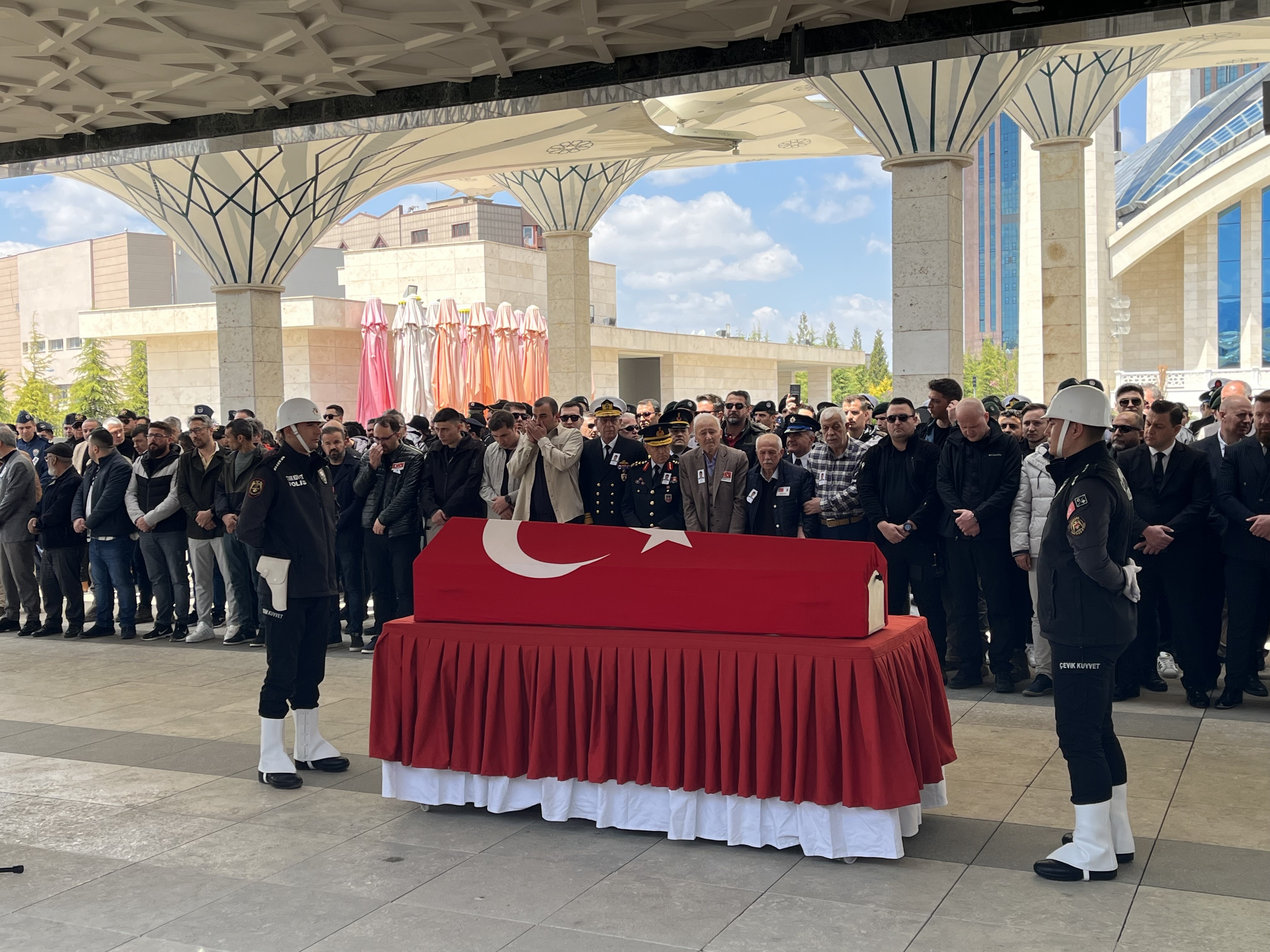 sehit-ozgur-barcin-son-yolculuguna-ugurlandi (5)