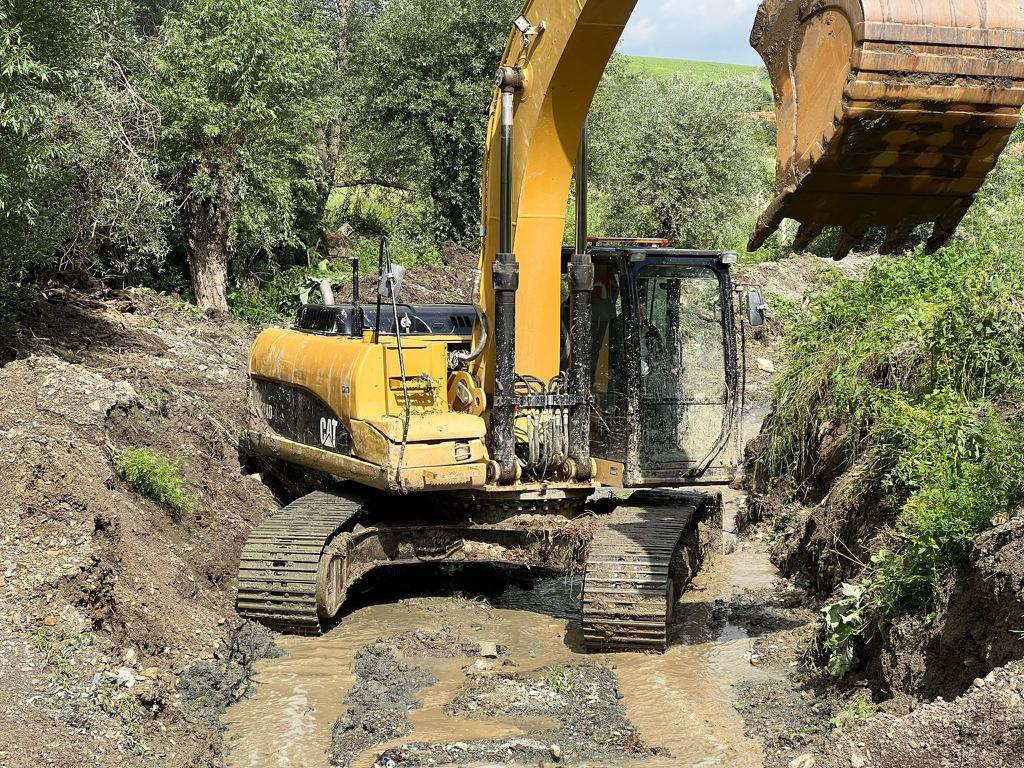 Akyurt’ta dere yatakları temizleniyor (3)