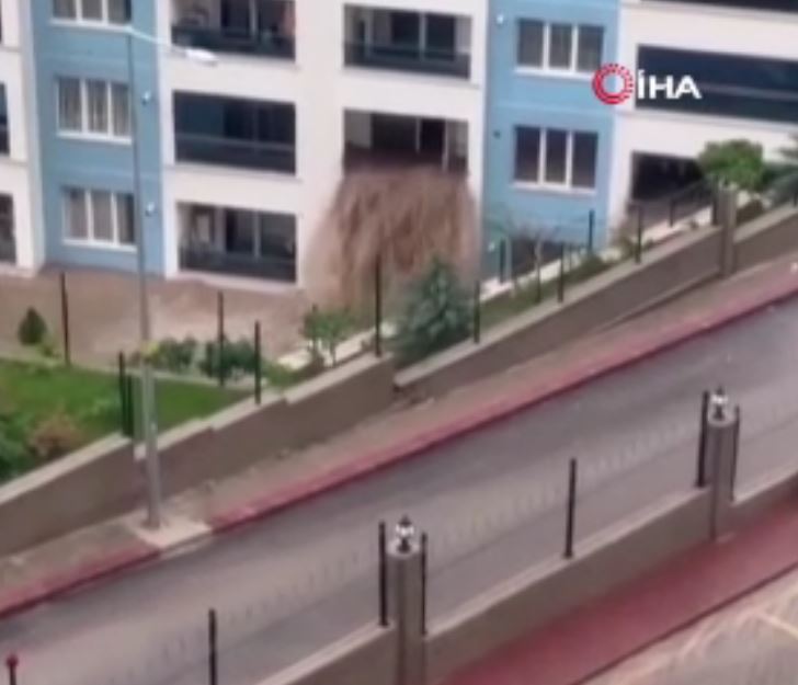 Ankara'da daireleri su bastı! (1)