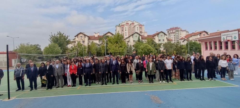 Bakan Tekin öğretmenler ile bir araya gelmek istediğini vurguladı-2